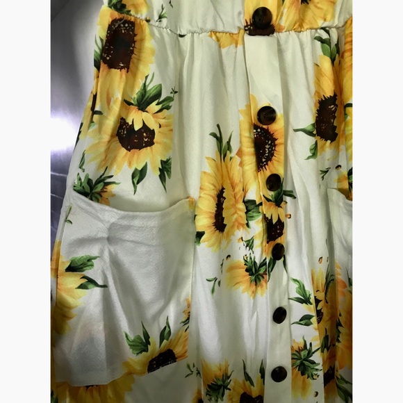 NWT Sunflower Print Sun Dress 🌻 - Picture 5 of 7
